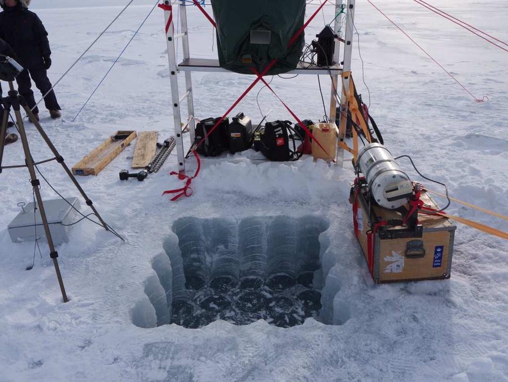 Tecnical Report Figure 7 Open water/freeze-up experiment sortly before letting water into te ole.