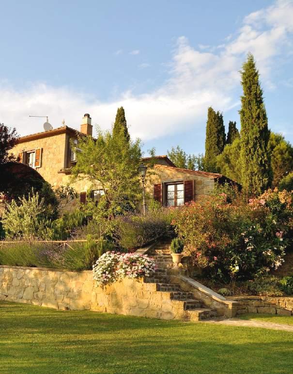 The strategic setting of the property will give you the chance to easily day trip to the top regional attractions, such as Florence, Siena, Assisi, San Gimignano and the "Val D'Orcia", a UNESCO world