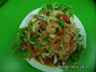 салат 67 Spicy Thai salad