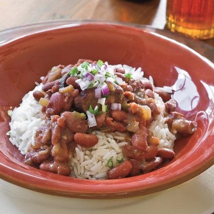 Red Beans and Rice 3 cups water 1 cup dried pinto beans 1 cup chopped onion 1 cup chopped green bell pepper 3/4 cup chopped celery 1 teaspoon dried thyme (optional) 1 teaspoon paprika (optional) 3/4