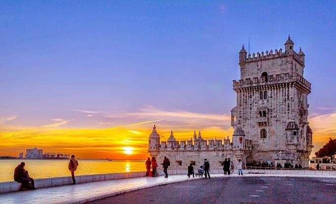 like the Belem Tower, Monument of the Discoveries and the Hieronymites Monastery, great piece of architecture that is an integral part of Portuguese culture and identity, also classified as UNESCO