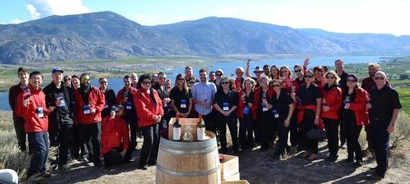Desert Hills Estate Winery and Lift Bar & Grill celebrate their win for Best BC VQA Pairing with BCWI representatives Kim Barnes and Tanya Cormier and the judges.