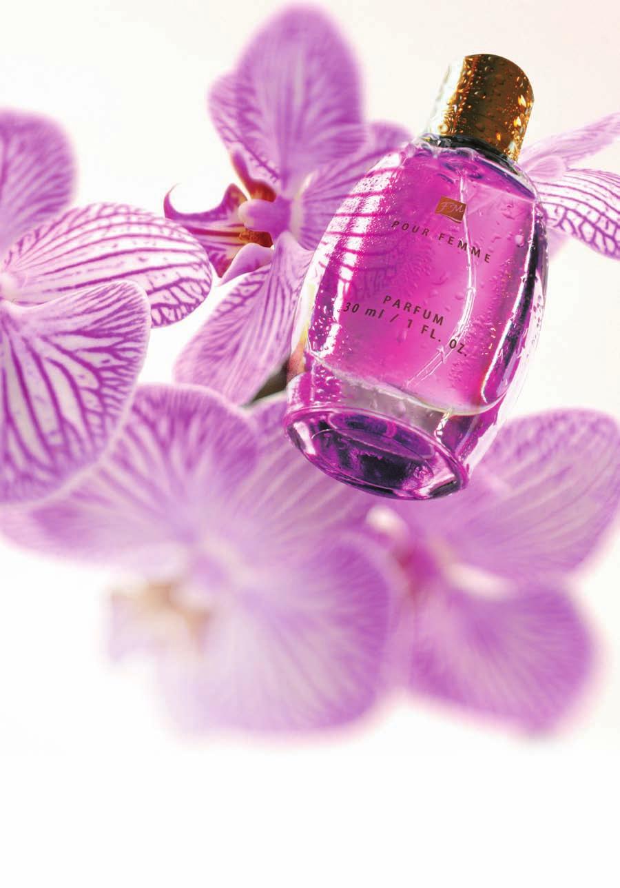 ...or romantic? CLASSIC COLLECTION FM 182 Very feminine, floral-fruit composition made of sweet raspberries, water melon and grapefruit mixed with the seductive scent of violet, iris and magnolia.