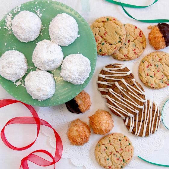 00 HAPPY HOLIDAYS COOKIE ASSORTMENT WINTER WONDERLAND Enjoy six each of our