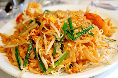 onion & mint B 89 B 149 T18 Goong Tod Grateum - Fried shrimp w/ garlic B 89 B 149 T19 Kao Pad - Stir-fried rice w/ chicken, pork or shrimp B 79 B 129 T20 Pad