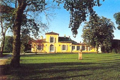 History The oldest archives' files of the commune of Saint Caprais report the existence of "Château Le Doyenné La Tour" as early as 1791.
