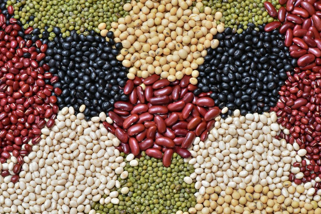 HOW TO USE DRY PULSES Easy as 1, 2, 3 1. Rinse in water and remove any dirt/stones or legumes that may be shriveled. 2. Cover the legumes with plenty of water and soak them overnight (six to eight hours).