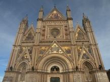 Wednesday, October 17 Morning Visit to Orvieto Lunch & Wine Tasting at Palazzone Visit to Etruscan Tomba Private