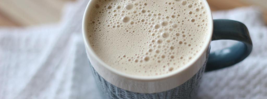 Bulletproof Latte 1 3 ingredients 15 minutes 1 serving 1. Pour your brewed coffee or tea into a blender with the grassfed butter and MCT oil. Blend on high for 15-30 seconds or until frothy.