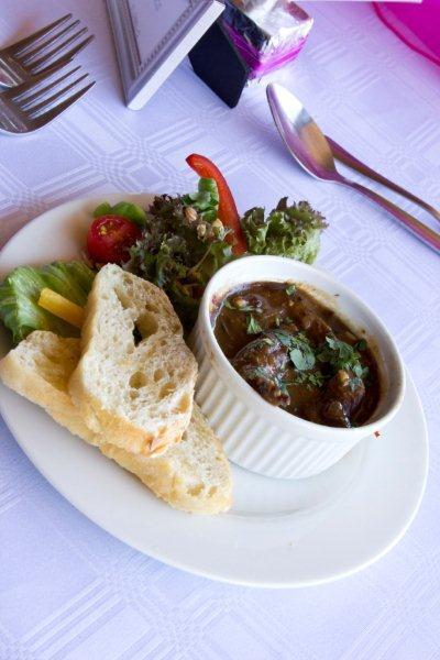 STARTERS CREAMY PERI-PERI CHICKEN LIVERS Chicken livers prepared in a spicy peri-peri cream based sauce and served with