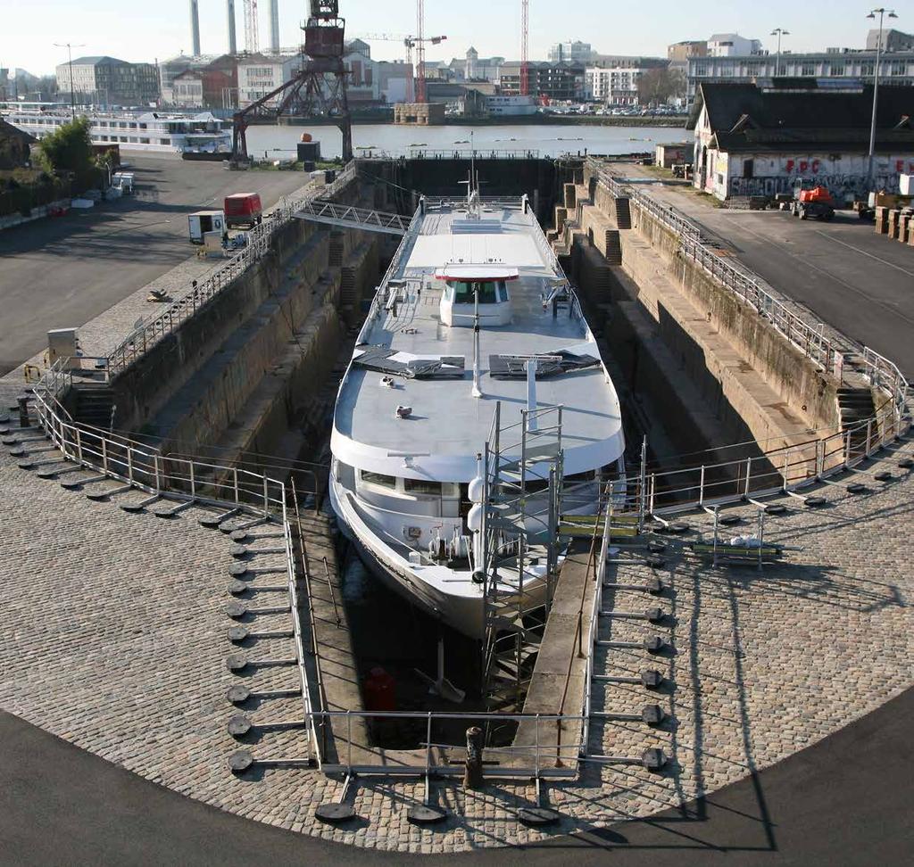 A FULLY-EQUIPPED SITE DEVOTED TO YACHTING AND CREWS Atlantic Port of Bordeaux has a number of solutions for accommodating deluxe ships, covering a wide range of needs throughout the entire ship