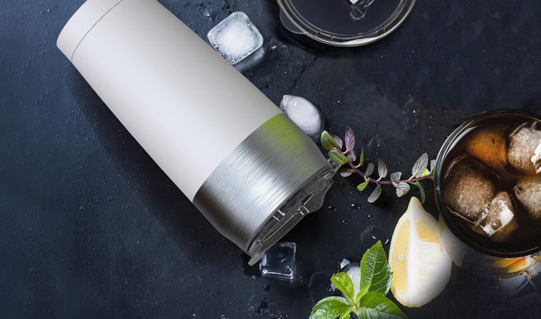 A transparent spill proof adjustable lid completes this modern on the go tumbler.