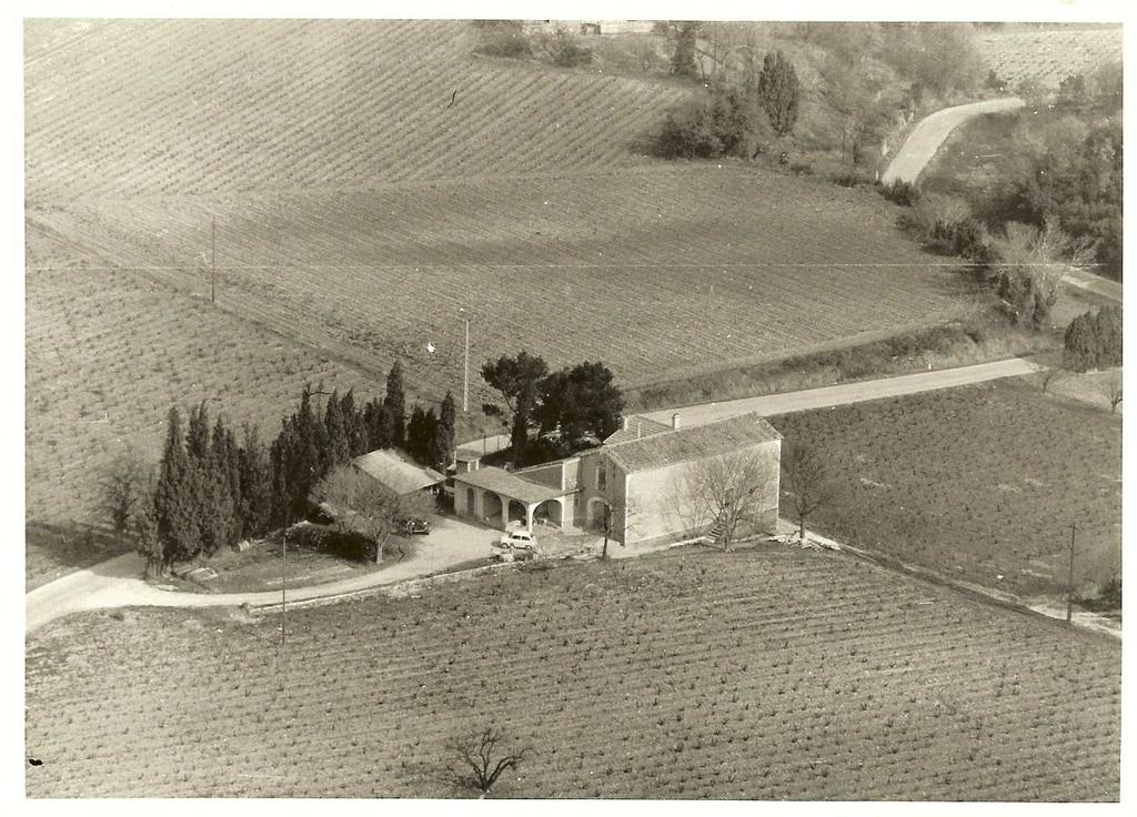 It was in 1912 that Eugene MARET bought DOMAINE DE LA CHARBONNIÈRE as a gift for his wife who was native of Châteauneuf du Pape and a daughter of a winemaker of the appellation.