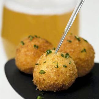 STEP 1: Appetizers PRAWN CROQUETTES The history of the «prawn croquettes» The prawn croquette s origin can be traced back to WW1, in the years 1915-1916. It come from Yser region.