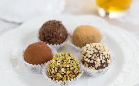 STEP 5: Sweets BELGIAN CHOCOLATE TRUFFLES The history of the Belgian chocolate: The 17th century The first traces/testimonies of chocolate trade in Belgium date back to 1635, when the abbot of the