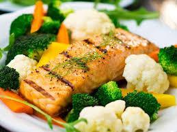 Dinner Selections Entrees 10oz Grilled New York Strip..................................... $32.00 Herb crusted Chicken Breast with mustard cream................. $21.