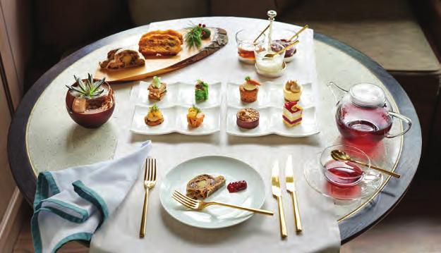 FESTIVE TEA TIME Celebrate the holiday season with your loved ones over a medley of dainty sweet and savoury creations.