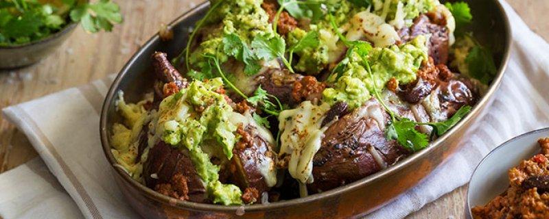 Chilli Con Carne Stuffed Sweet Potatoes Friday 11th January COOK TIME PREP TIME SERVES 01:05:00 00:20:00 4 Whole roasted sweet potatoes filled with Mexican inspired beef mince.