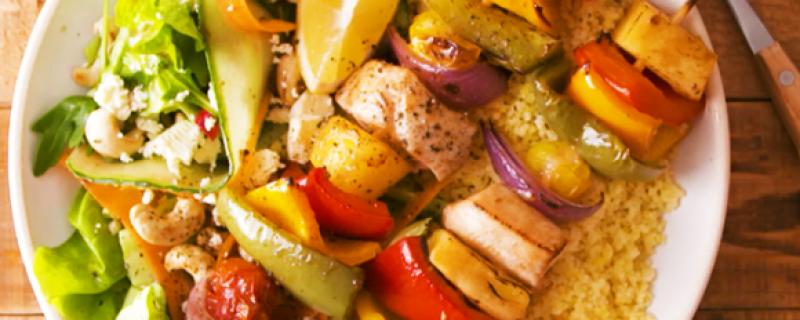 Healthy Chicken Salad Bowls Saturday 12th January COOK TIME PREP TIME SERVES 00:30:00 00:40:00 4 Quick, easy and filled with healthy ingredients and wholesome flavours, this cheery chicken salad bowl