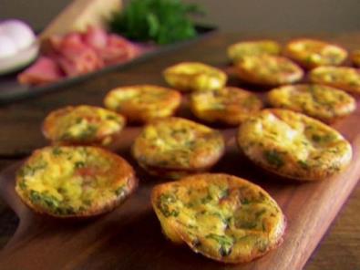 Muffin Frittatas Servings: 12 Prep Time: 0hr(s) 12min(s) Cook Time: 0hr(s) 10min(s) Yield: about 12 muffin frittatas Ingredients vegetable oil cooking spray 8 large eggs 1/2 cup 2% lowfat milk 1/2