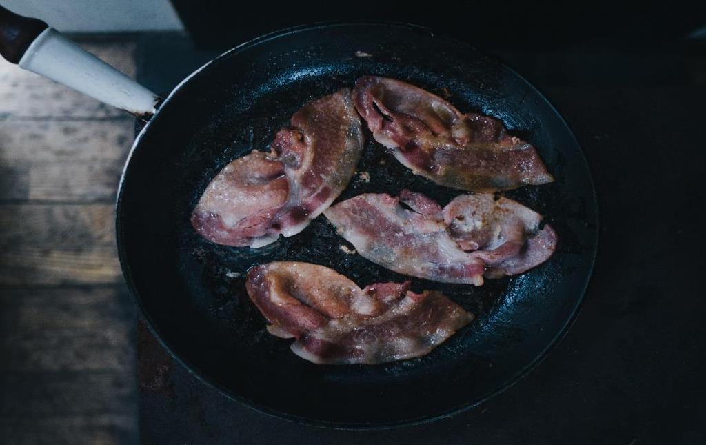 Bacon Per 1 slice serving: 43 calories, 0g net carbs, 3g protein, 3g fat Benefits: The green light on bacon may be