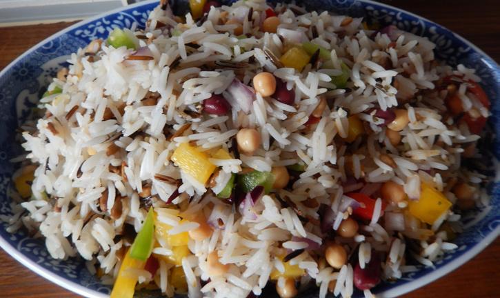 RICE SALAD Serves 6 200g Basmati & Wild Rice ½ red onion chopped 5 quartered Cherry Tomatoes 1 sml tin Kidney Beans 1 sml tin Chic Peas ¼ Red Pepper chopped ¼ Yellow Pepper chopped ¼ Green Pepper