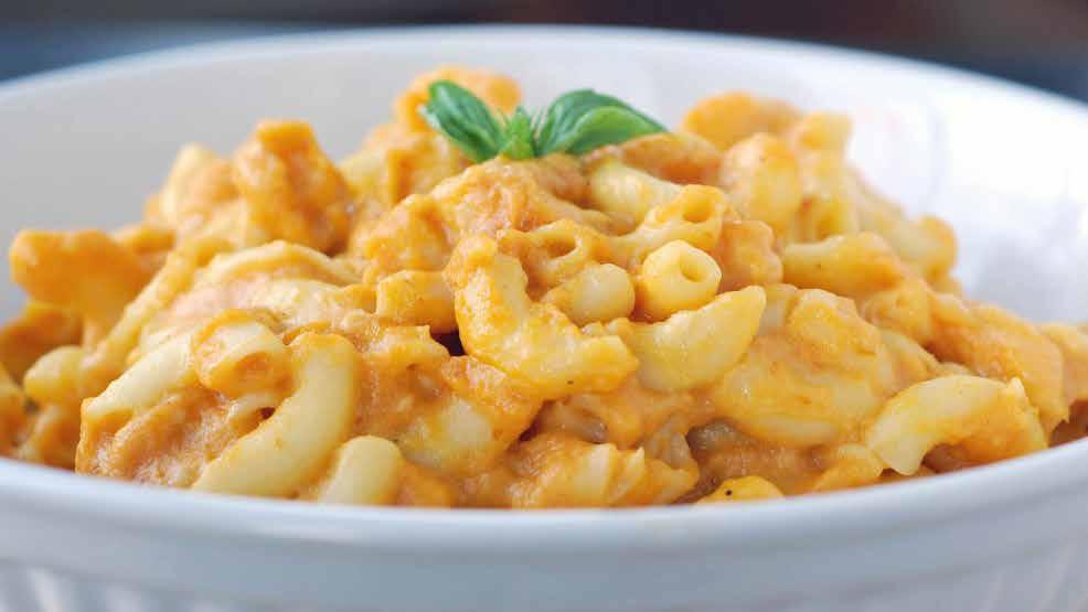 budget meals macaroni cheese 2 250g macaroni (or any dried pasta) 1 tbsp butter or margarine 1 tbsp plain flour 450ml milk Grated cheddar cheese Black pepper 20 Grated nutmeg or mustard powder 20 1.