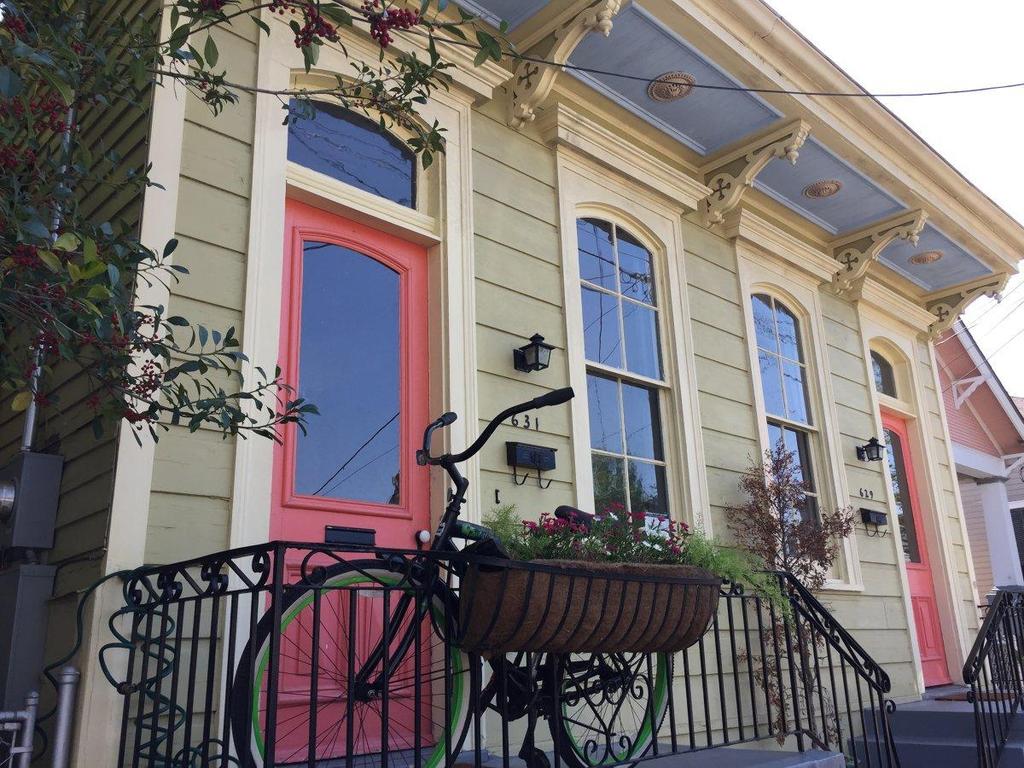Perhaps no Nola neighborhood is changing more than Bywater, home to pretty pastelpainted Creole cottages and a thriving arts scene. It s known for quirky spots like The Country Club (634 Louisa St.
