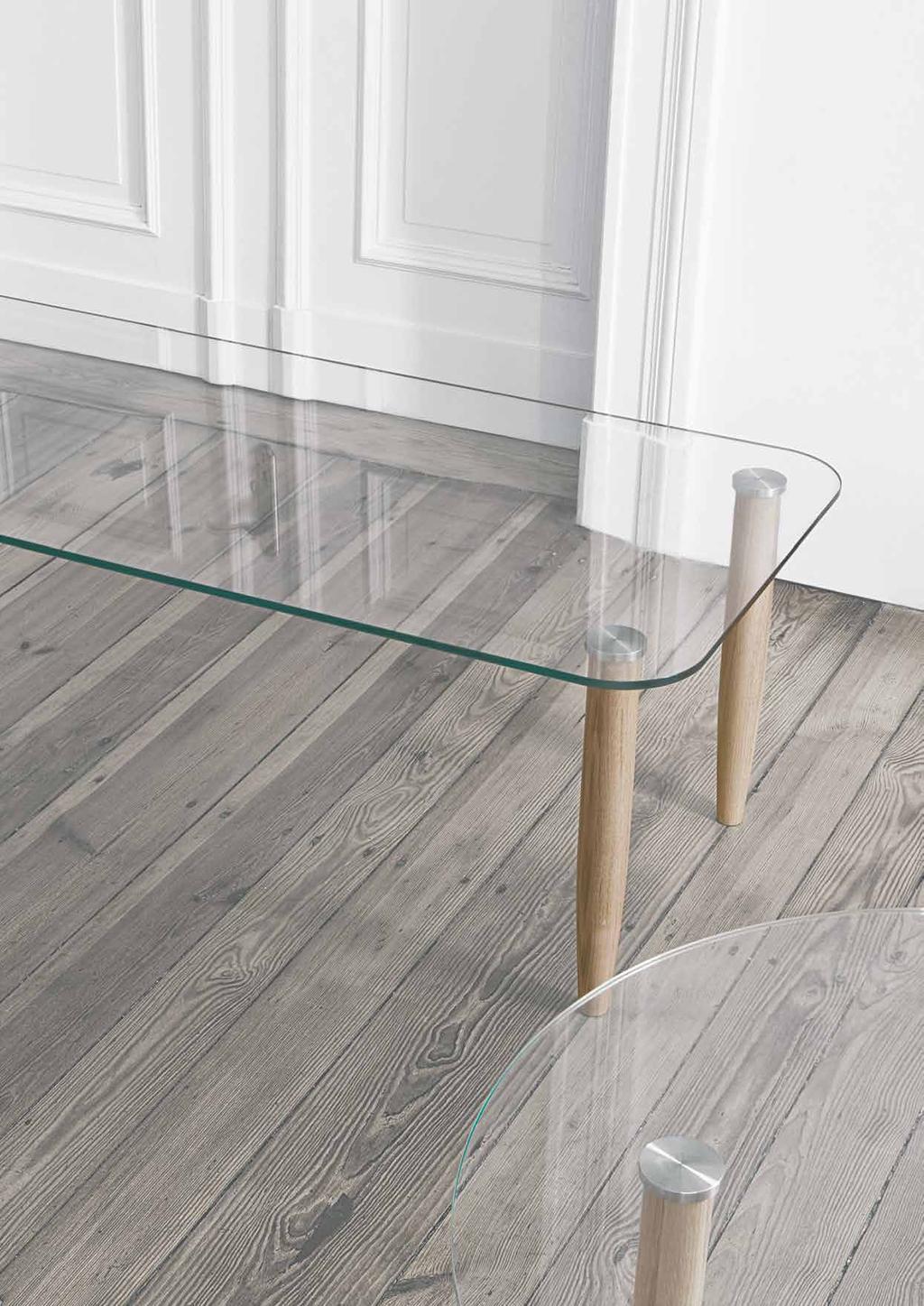 CRYSTAL table Glass has the ability to add a sense of lightness to your interior, and this series of coffee tables is no exception.