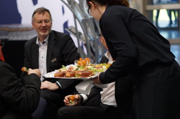 3 Your advantages of a Fullservice - As exhibitor you only wants to have time with your customer during the fair and you would like to have great conversations.