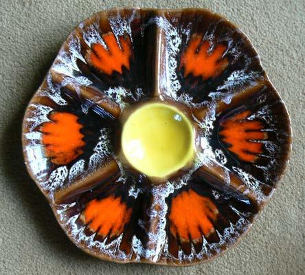 No. 94 Brown six well oyster plate with yellow central well