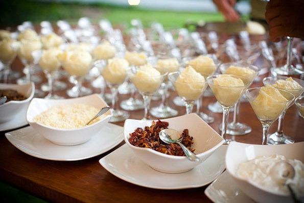 Minimum of 50 guests per event and does not include sales tax and 20% gratuity MASHED POTATO BAR White Potato Puree, Sweet Potato Puree, Apple Smoked Bacon, Herb Roasted Chicken, BBQ Beef, Butter,