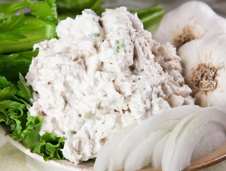 White Meat Chicken Salad Serving size: 1/2 cup ( 118 g) Calories: 390 Calories from fat: 290 Total Fat: 32 g 49 % Daily Value Saturated Fat: 4.