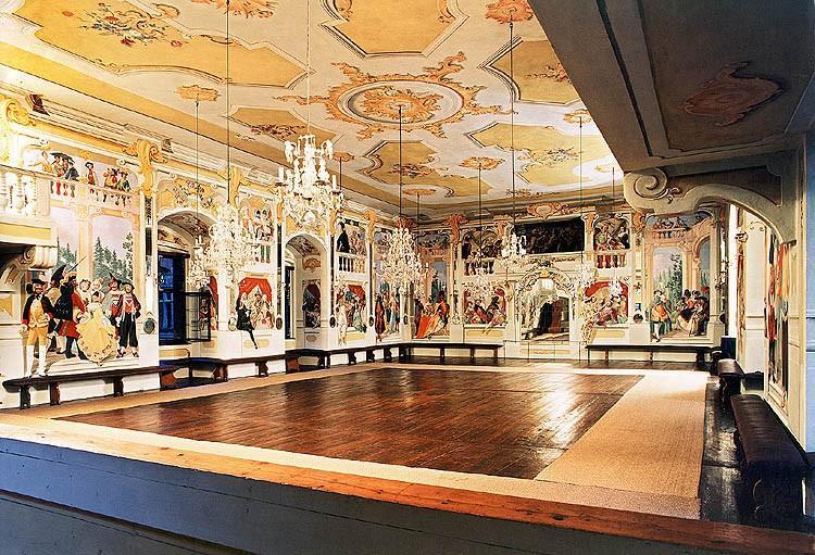 The best of the ČESKÝ KRUMLOV CASTLE - Halls and Baroque Theatre with English speaking guide The castle Cesky Krumlov is officially closed in winter time but not for you!