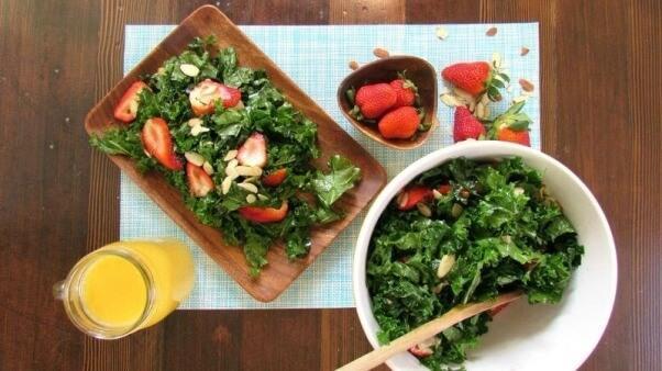 Strawberry-Almond-Kale Salad with Citrus Vinaigrette Makes 3 to 4 servings Total Time: 20 minutes 1 bunch kale, stemmed 1 lb.