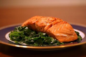 Glazed Salmon Makes 4 servings Total Time: 30 minutes 1/2 cup apple cider 2 tbsp. honey 4 (6-oz.) salmon fillets Chopped fresh chives (optional) Preheat oven to 450 F.