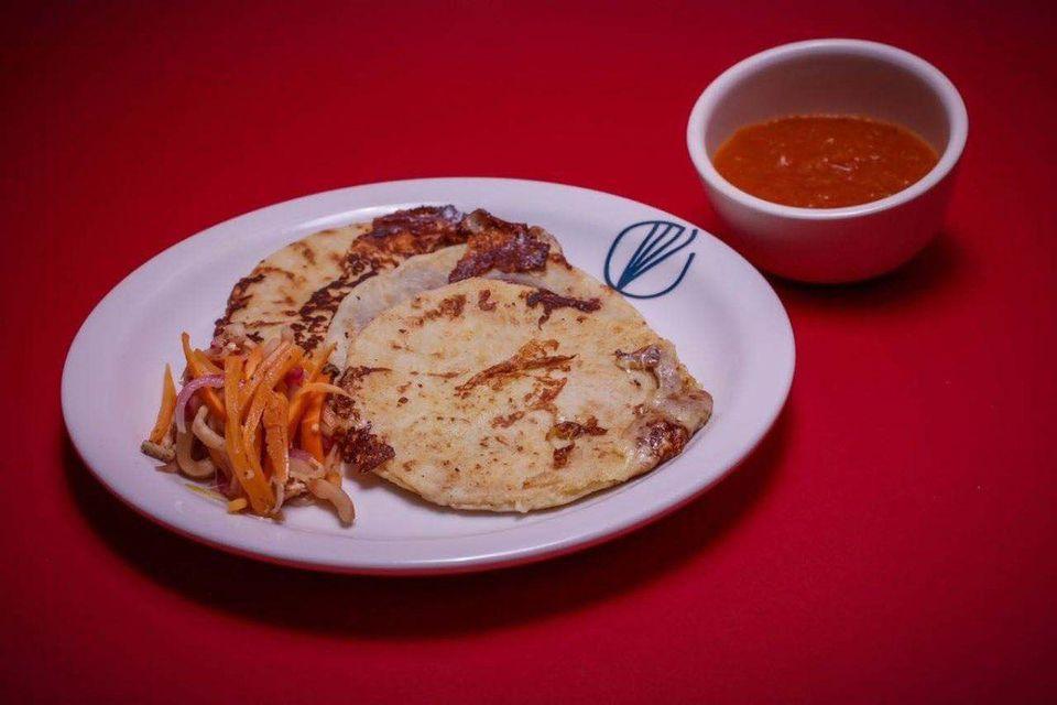 Pupusas ACANTILADOS DO On property, you can bask in mystical cliff-top vistas while doing laps in the divine infnity pool; get up-close-and-personal with the Pacifc by soaking in oceanside sea pools;