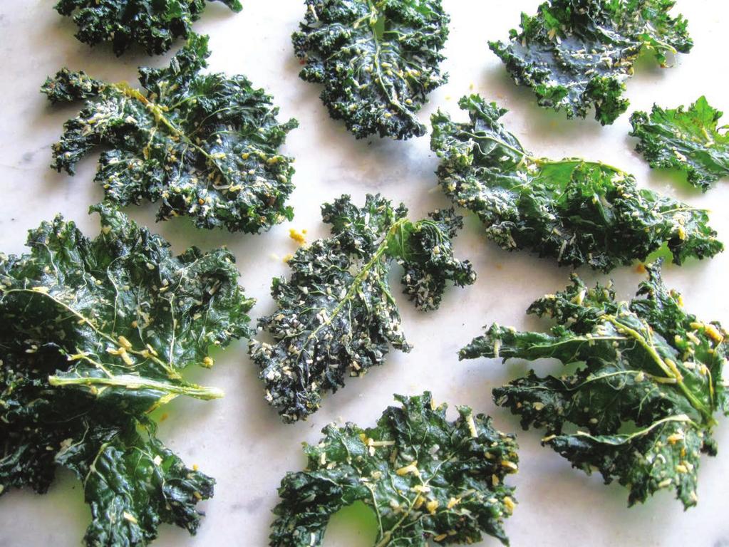YIELD 14 CUPS PREP TIME 15 MINUTES COOKING TIME 5 HOURS Cheesy kale chips 11/2 TABLESPOONS EXTRA VIRGIN OLIVE OIL 1/2 TEASPOON PAPRIKA 1/2 TEASPOON KOSHER SALT 1/8 TEASPOON GROUND RED PEPPER