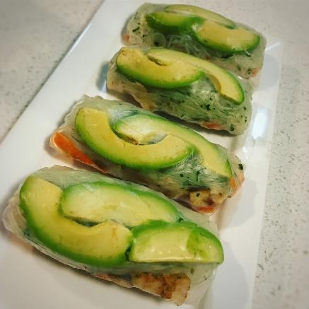 LUNCH Rice paper rolls Chicken and salad sandwich Makes: 4 Serve size: 2 rolls Prep time: 25min (best to prepare the night before) Prep time: 10min 150g chicken breast ¼ large red capsicum, sliced