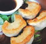 香煎窩貼 Pan grilled Oriental pork dumplings served with ginger vinegar 6.