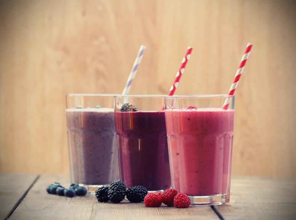 9 SMOOTHIES THAT WILL CHANGE YOUR LIFE STRAWBERRY BLISS 1 cup coconut water or almond milk 1/2 cup frozen strawberries 1 banana 1 Tablespoon coconut oil 1 Tablespoon hemp seeds Pinch of cinnamon