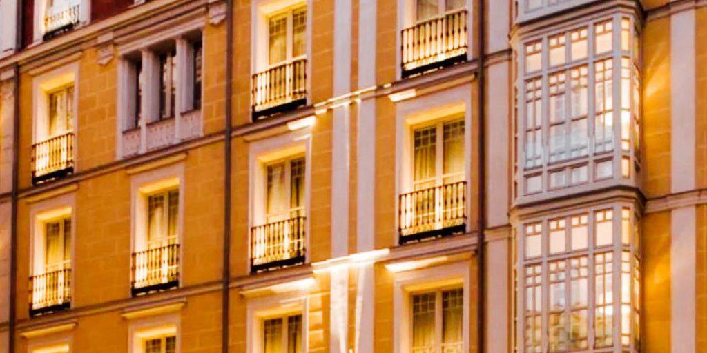 ACCOMMODATIONS HOTEL GAREUS Enjoy seven nights in this beautifully restored, boutique hotel located in the historic heart of Valladolid.