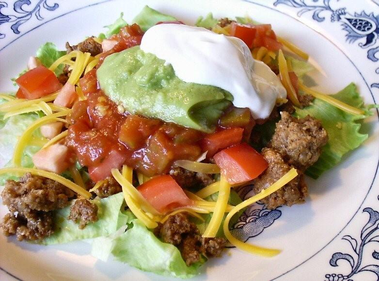 Taco Salad 1/2 lb. lean ground beef 1/4 cup finely chopped onion 1/4 cup chopped green pepper 1/3-1/2 cup mild salsa 1/2 tsp.