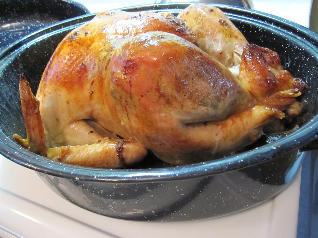 Turkey Ingredients 1 Turkey 1 red apple, sliced 1/2 onion, sliced 1 cinnamon stick 1 cup water 4 sprigs rosemary 6 leaves sage Canola oil Directions Preheat the oven to 500 degrees F.