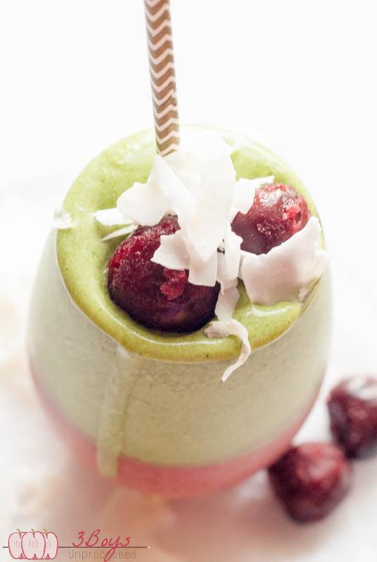 What better way to kick of 2015 then with a delicious antioxidant bomb like this Coconut Cherry Matcha Smoothie?