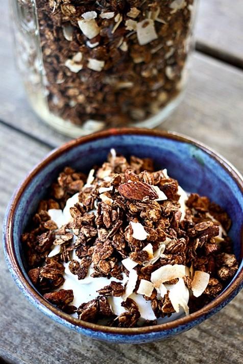 Chocolate Almond Granola Makes 3 cups ½ cup per serving ⅓ cup melted coconut oil ⅓ cup date butter ⅓ cup unsweetened cocoa powder ½ teaspoon sea salt 2 cups old fashioned whole, rolled oats ¼ cup