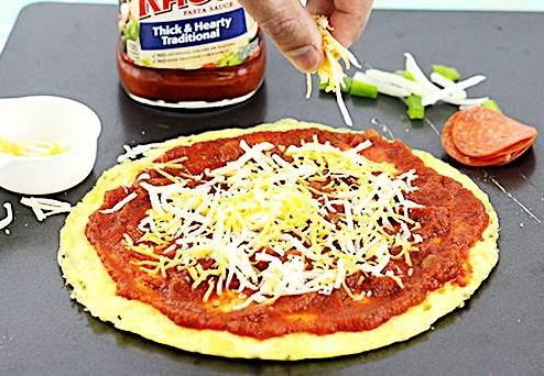 Egg Pizza with Saucy Dip Prep Time: 5 minutes Servings per recipe: 6 (1 pizza serves 2 people) Serving size: ½ pizza **Make twice OR have two frying pans going at once.