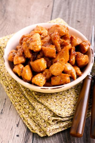 Sticky Chicken Lunch Serves: 1 150g skinless Chicken Breast, chopped 1 tbsp Soy Sauce 1 tbsp Sake 1 tsp Ginger, grated 1. Mix together soy sauce, sake, ginger & 3 tbsp water. 2.