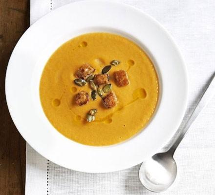 October 2013 Curried Pumpkin Soup perfect to warm you up as the weather gets colder (Serves 4) Saucepan * 2 tbsp olive oil chopping board * 1 large onion, finely chopped knife * 1 tbsp mild curry