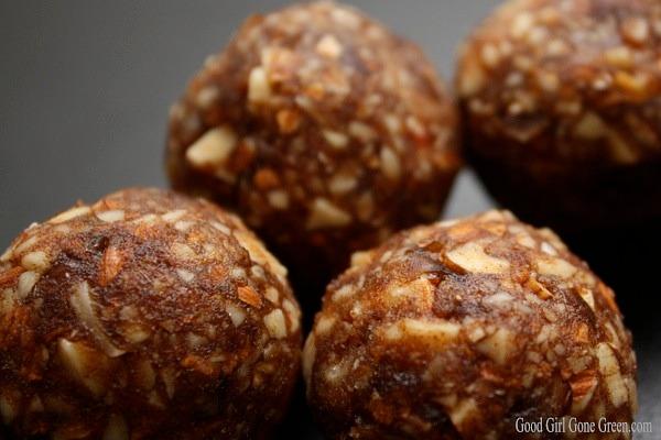 treats nutty date balls 20 fresh dates 1/2 cup almonds 1/2 cup macadamia nuts 1/4 cup shredded coconut 1 Tbsp coconut oil, melted place all ingredients in blender + pulse until dates are smooth